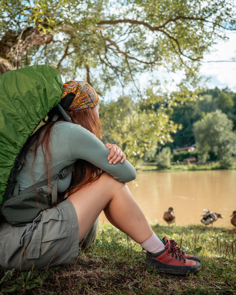 Niki z S puncem lesa obouvá barefoot trekovky RUMI